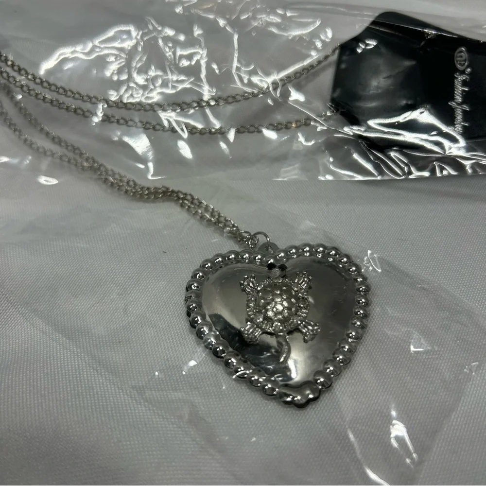 NWT Turtle Heart Necklace With Earrings Long Chain Silver Diamonds Jewelry
